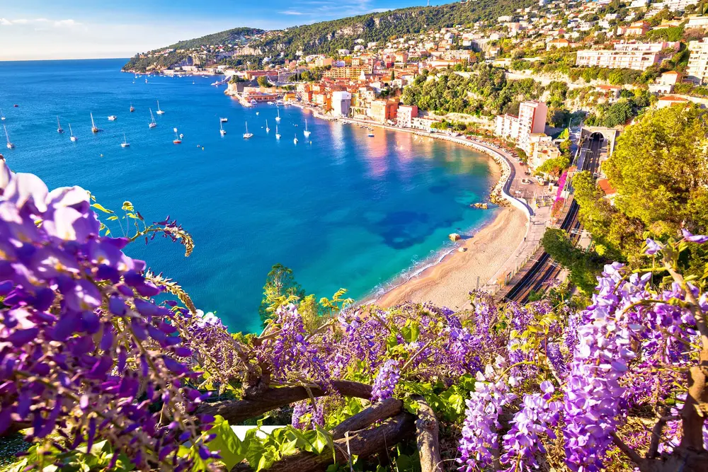 Côte d'Azur : Un voyage au cœur des plages et paysages de la région PACA
 côte d'azur, provence-alpes-côte d'azur, voyage paca, tourisme méditerranée, plages france, paysage côte méditerranéenne
